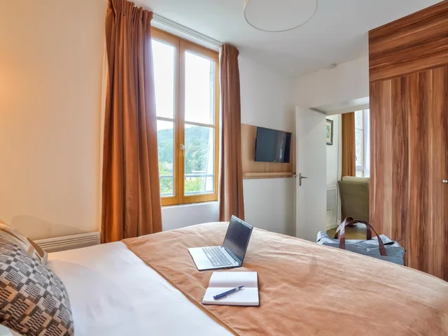 شقة بسرير كوين بغرفة نوم واحدة مع أريكة، Residhome Bures La Guyonnerie 1/6