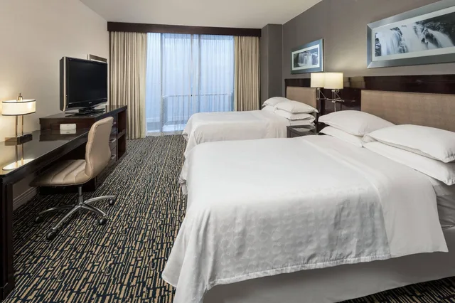 غرفة تقليدية بسريرين مزدوجين، Sheraton Salt Lake City Hotel 2/10