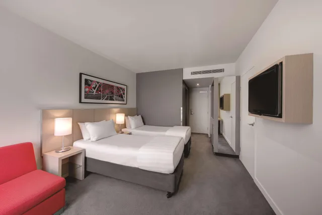 غرفة بسريرين منفصلين، Travelodge Hotel Melbourne Docklands 2/8