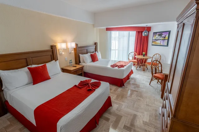 غرفة قياسية بسرير مزدوج بإطلالة جزئية على البحر، Copacabana Beach Hotel Acapulco 3/7