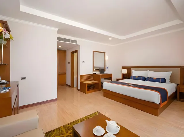 استوديو بسرير كينج بإطلالة على البحر بشرفة، BlueSun Danang Beach Hotel 1/1
