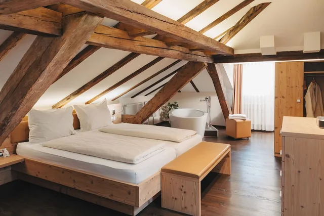 جناح سوبيريور عائلي بسرير كوين وسريرين منفصلين، Boutique Hotel Waldegg Horw 1/9