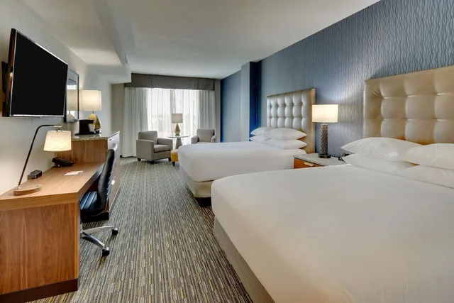 غرفة بسريرين كوين في طابق مرتفع، Drury Inn & Suites Lafayette IN 3/6