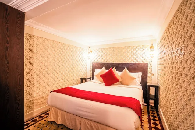 جناح جونيور بسرير كوين مع أريكة، Casa Lalla 1/10