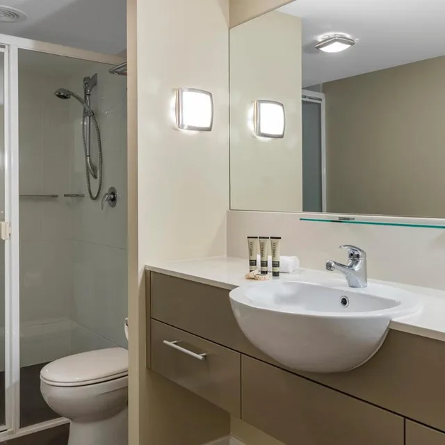 3 Bedrooms, Premier, Apartment, Ocean View, Oaks Hervey Bay Resort and Spa 8/10