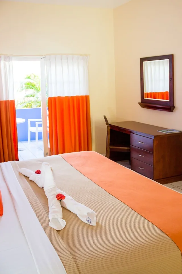غرفة سوبيريور بسرير كينج، Bay Gardens Hotel 3/9
