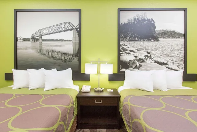 جناح بسريرين كوين بغرفة نوم واحدة، Super 8 by Wyndham Southaven 2/4