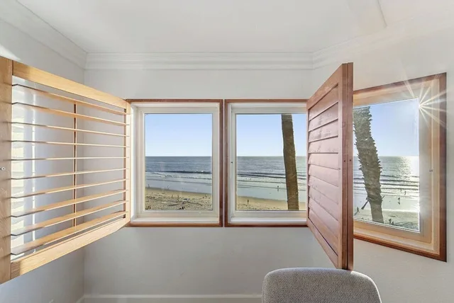 Grand, Pacific, Suite, King Bed, Pacific Terrace Hotel 10/10