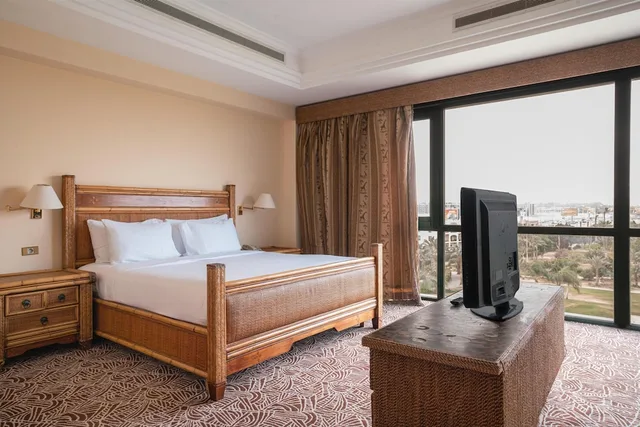 Duplex, Executive, Suite, King Bed, Hilton Pyramids Golf Resort 1/8