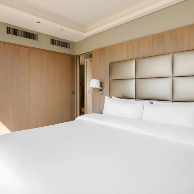Roof Top, Suite, Panoramic, Eiffel View، L Edmond Hotel Parc Monceau 2/2