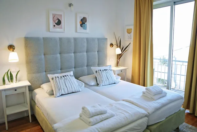 غرفة عائلية بشرفة، HOTEL DELFIN 1/7