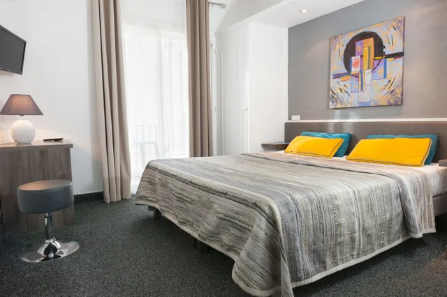 غرفة سوبيريور بسريرين منفصلين بشرفة، HOtel Le Chardon Bleu 3/3