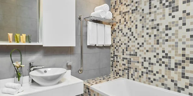 جناح بسرير كينج بإطلالة على المدينة بمطبخ في طابق مرتفع، Staybridge Suites Doha Lusail 4/6