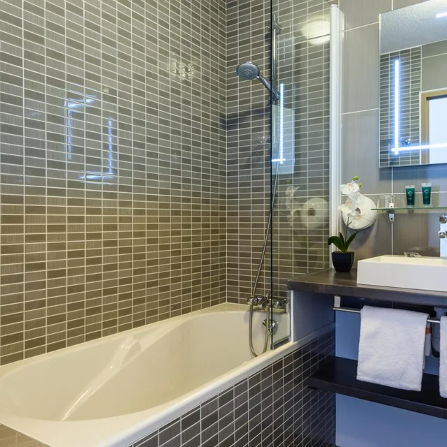Room, Twin Beds, Hotel Les Terrasses D Atlanthal 8/10