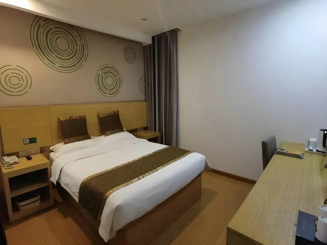غرفة بسرير كوين، GreenTree Inn ShangHai Fengxian District XiaoTang Road Hotel 2/2