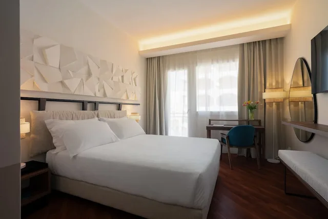 Standard, Queen and Twin Beds, Hotel Delfino Taranto 2/7
