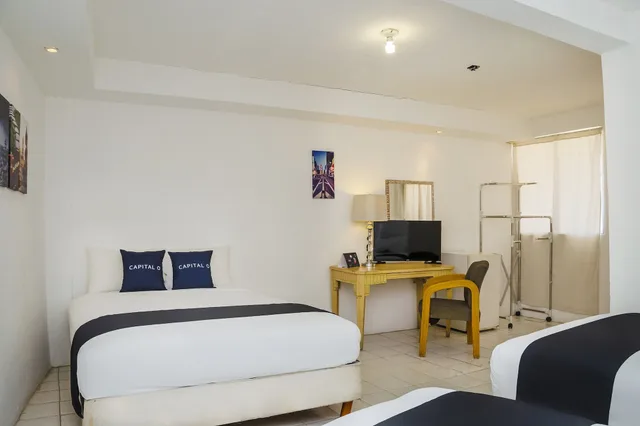 غرفة قياسية بسريرين كوين، Capital O Hotel Dos Mares, Cabo San Lucas 2/3
