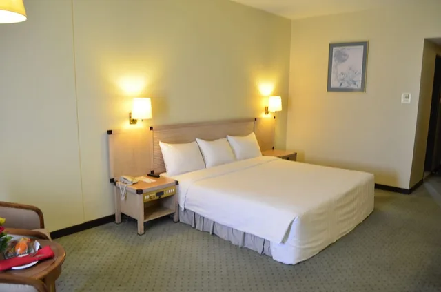غرفة ديلوكس بسرير كينج بإطلالة على النهر، Cambodiana Hotel 7/10