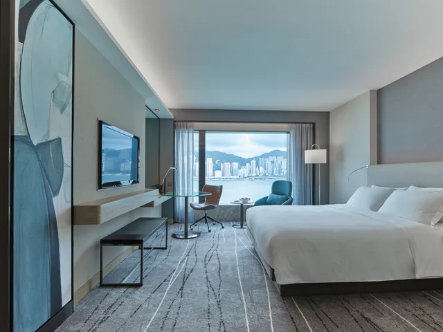 جناح بسرير كينج بإطلالة على المرفأ، New World Millennium Hong Kong 1/2