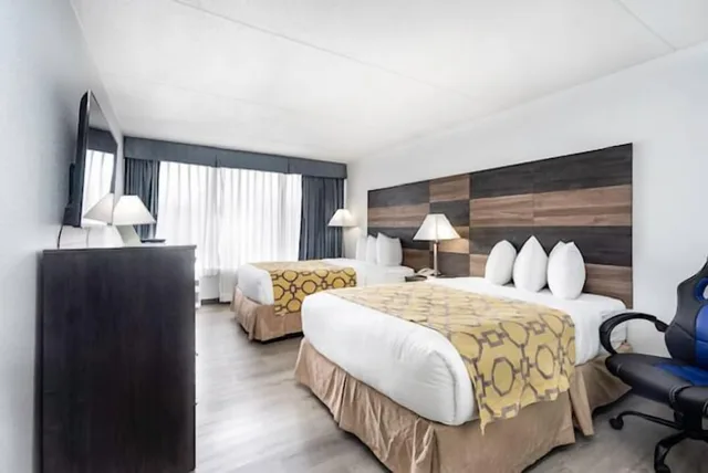 غرفة بسريرين مزدوجين، Baymont by Wyndham Addison 3/6