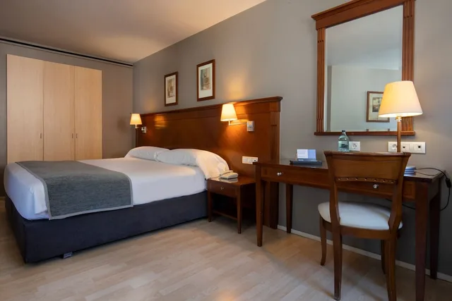 غرفة سوبيريور بسرير كوين، Hesperia Andorra 6/10