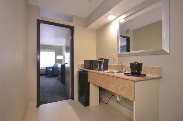 Suite, 2 King Beds, Sofa, Holiday Inn Express Hotel And Suites Fayetteville Univ of Arkansas Area 2/2