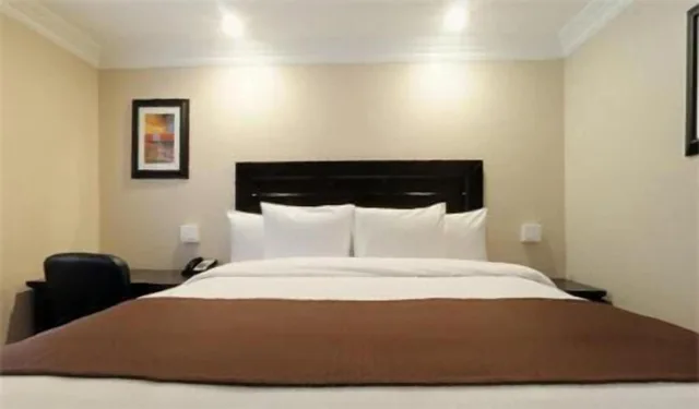 غرفة مفردة بسرير كوين لذوي الإعاقة، Raincross Hotel Riverside 1/2