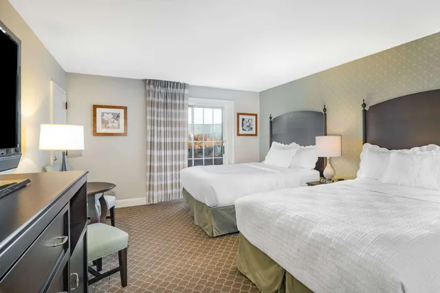 غرفة سوبيريور بسريرين كوين، Natural Bridge Hotel, Trademark Collection by Wyndham 3/3