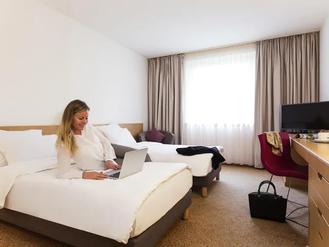 غرفة قياسية بسريرين منفصلين، Novotel Dusseldorf City West 4/8