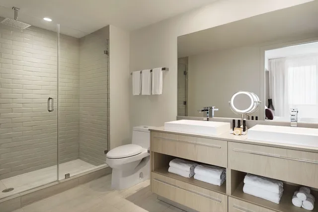 Suite, King Bed, 2 Double and Twin Beds, Corner, Hyde Beach House 8/8