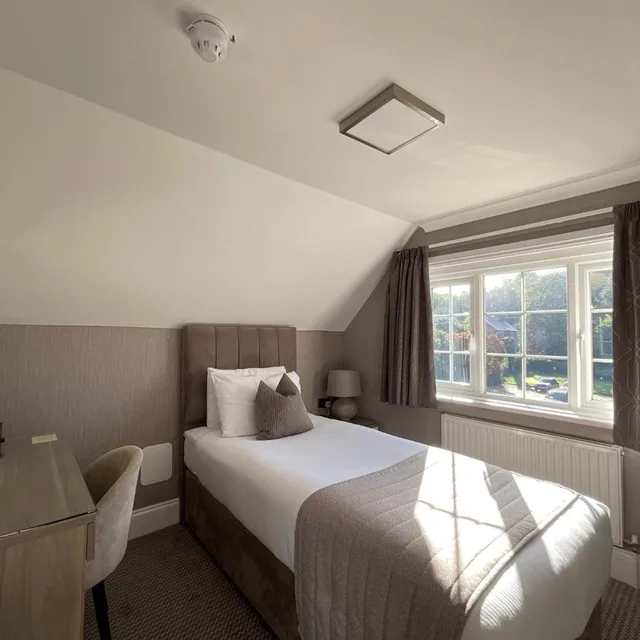 غرفة كلاسيكية مفردة، The Riverside, WorldHotels Distinctive 1/12