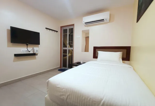Standard Single Malaysia، Capital O 90897 Island City Hotel 2/10