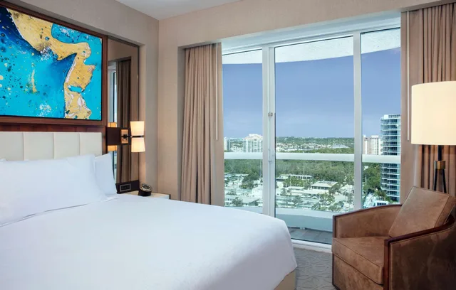 1 Bedroom, Suite, King Bed, Intracoastal View، Conrad Fort Lauderdale Beach 2/7
