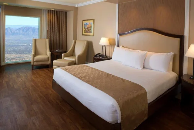 Premium, Double Bed, South Point Hotel Casino and Spa 1/2