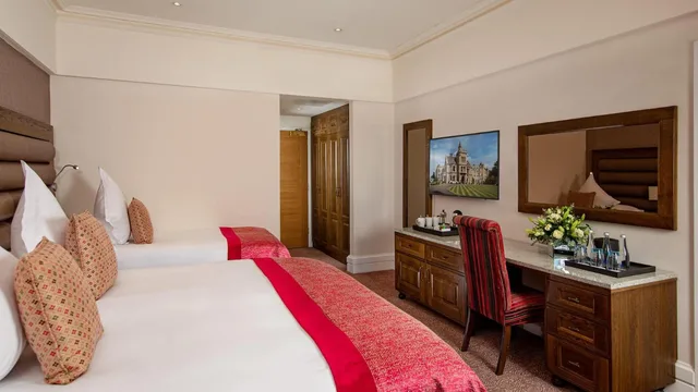 Garden, King Bed, Culloden Estate and Spa 1/10