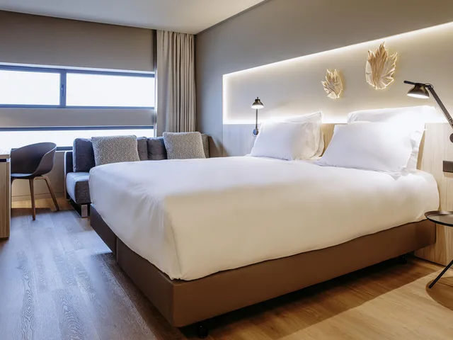 غرفة سوبيريور بسرير كينج مع أريكة، Mercure Fatima 2/10