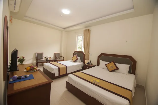 غرفة قياسية ثلاثية بسرير مزدوج وسرير فردي، Hai Long Hotel 1/5
