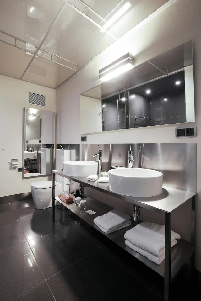 Family Suite, Old Town Square Residence by Emblem 9/10
