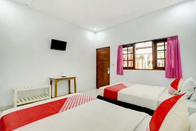 غرفة قياسية بسريرين منفصلين، OYO 3261 Hotel Ratu 2/2