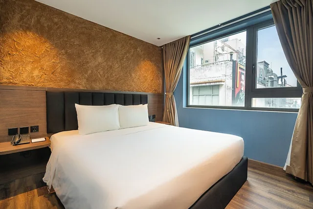 جناح بسرير كينج بإطلالة على المدينة بحوض استحمام، Nicecy Hotel Suites Spa 5/10