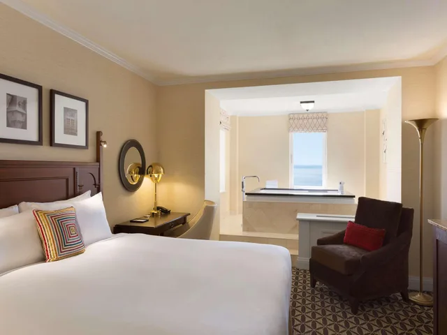 غرفة ديلوكس بسرير كوين، Fairmont Le Manoir Richelieu 1/2