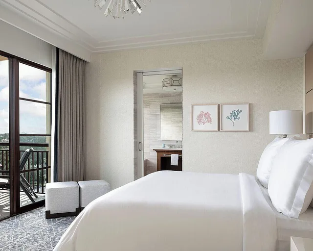 1 Bedroom, Gold, Oak, Suite, King Bed, with View، Four Seasons Resort Orlando at Walt Disney World Resort 1/3