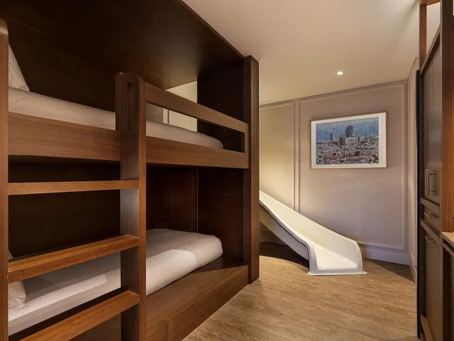 غرفة عائلية بسرير كينج وسرير كوين وسرير بطابقين، The Ambassador Seoul - A Pullman Hotel 5/6
