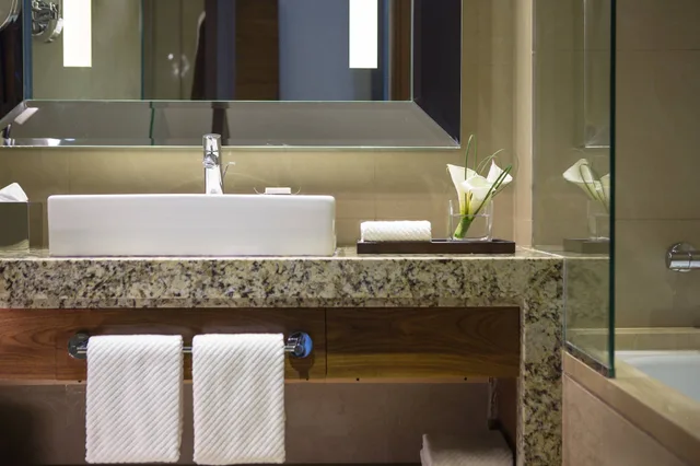 غرفة بسرير كينج للمدخنين، Renaissance Cairo Mirage City Hotel 2/2
