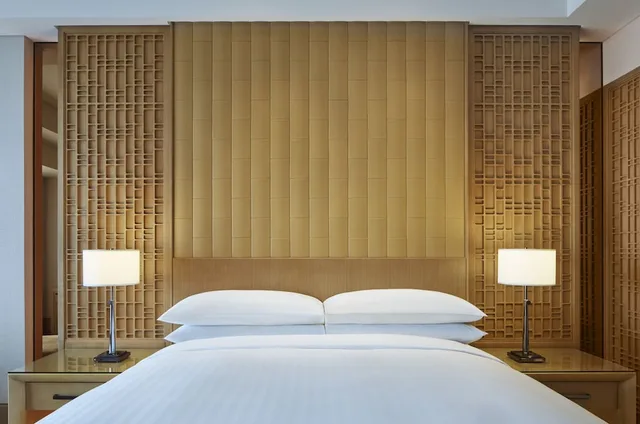 غرفة ديلوكس بإطلالة على المدينة مفردة بسرير كينج للمدخنين، Zhuhai Marriott Hotel 4/7