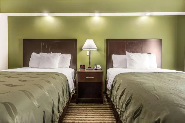 غرفة بسريرين مزدوجين لذوي الإعاقة، Quality Inn Lancaster SC 2/3