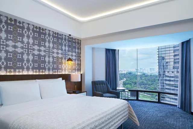 غرفة ديلوكس بسرير مزدوج، LE MERIDIEN KUALA LUMPUR 1/7