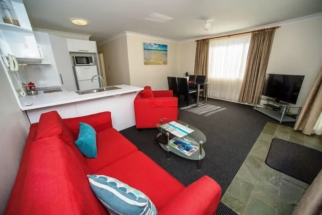 شقة بسرير كوين وسريرين منفصلين بإطلالة على الحديقة بغرفتي نوم مع أريكة، Beaches Serviced Apartments 3/4