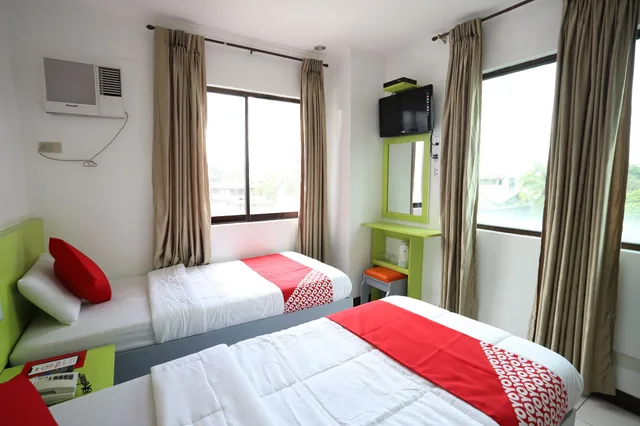 غرفة سوبيريور بسريرين منفصلين، OYO 210 Apple Tree Suites 3/5