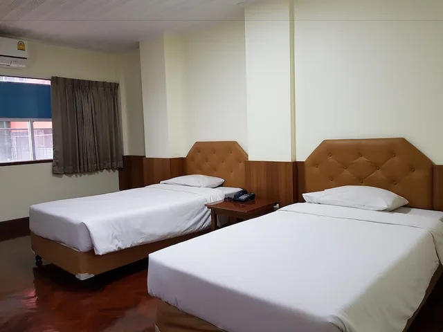 Standard, Twin Beds, Florida Hotel 1/3